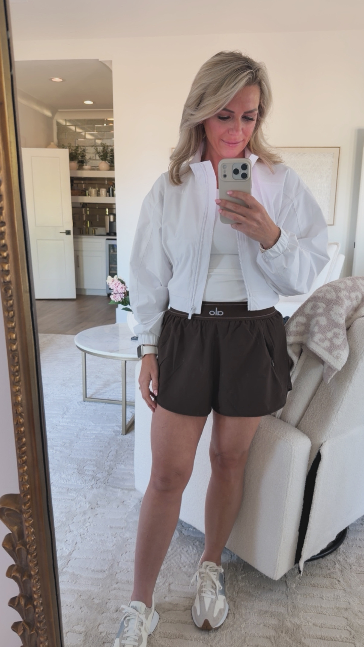 My current go-to set 🤍
Comfy enough for everyday, cute enough to wear out—linked for you. 

 