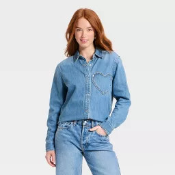 Women's Relaxed Heart Pocket Denim Shirt - Universal Thread™ Vintage Medium Wash | Target