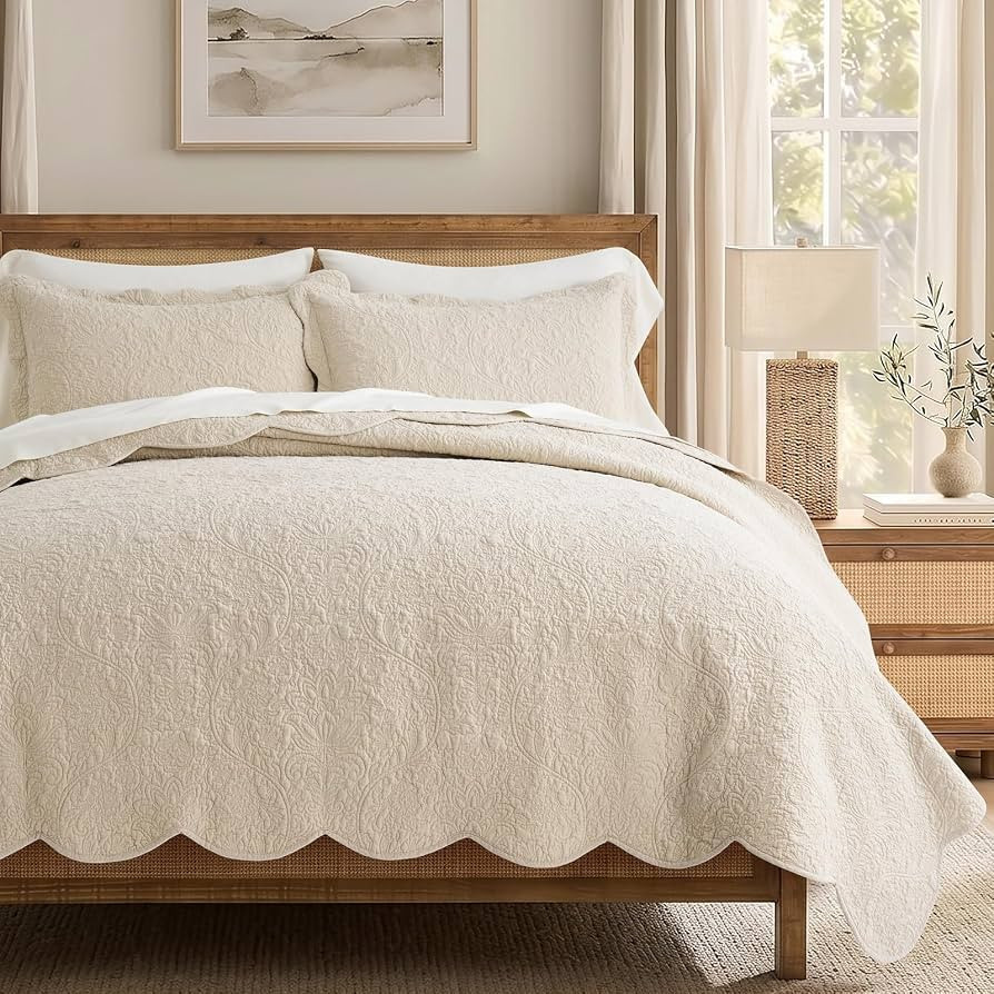 EVERGRACEHOME 100% Cotton Scalloped Quilt Set, King, Birch | Amazon (US)