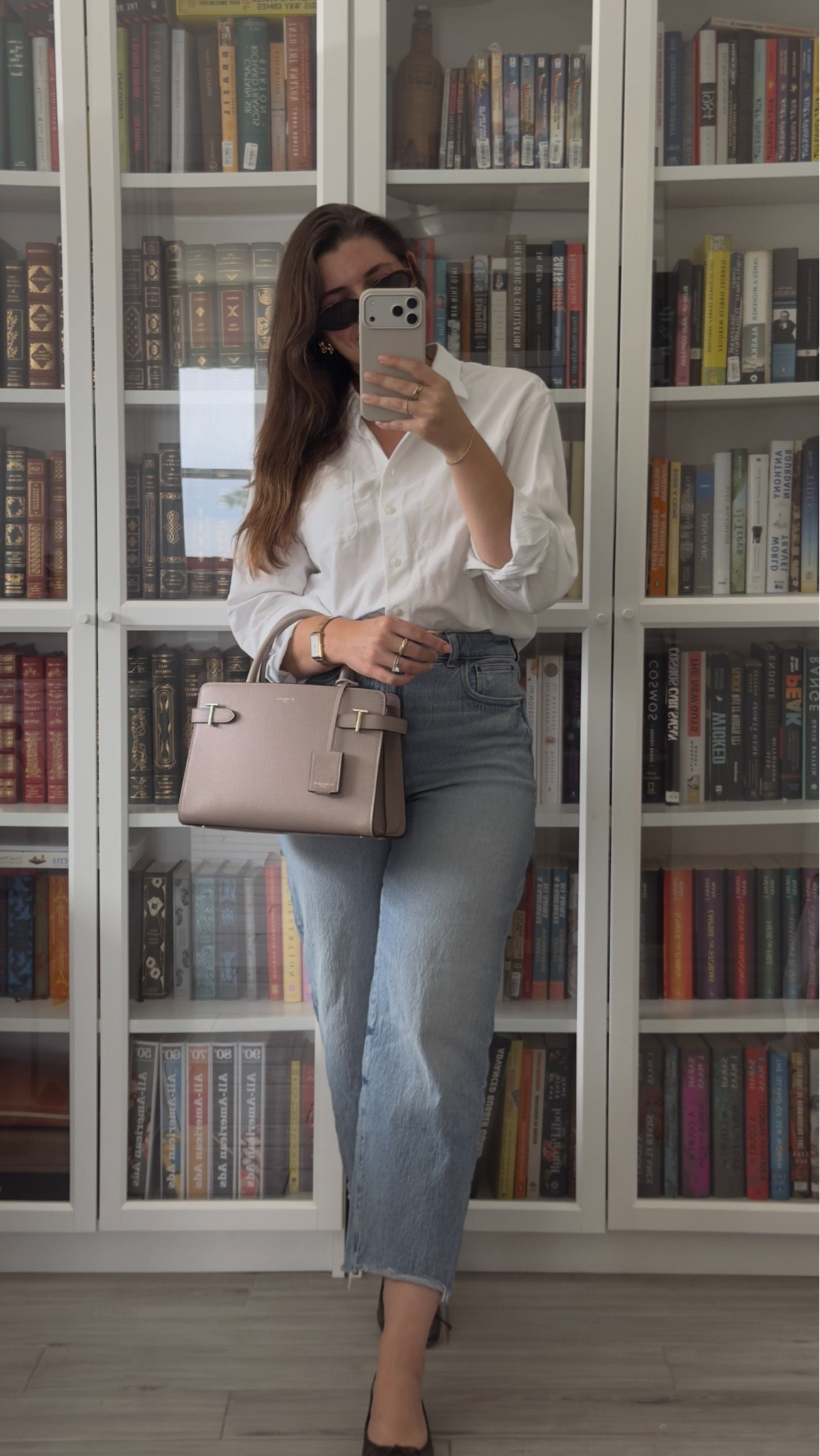 Look du Jour 🤍

Outfit details: 
Top: @UNIQLO 
Denim: @Madewell, old collection I’ve linked similar options 🤍
Ballet flats: @Margaux 
Purse: new arrival from Le Tanneur 

With Amour, M.

#LTKootd #LTKdayinmylife #LTKgrwm