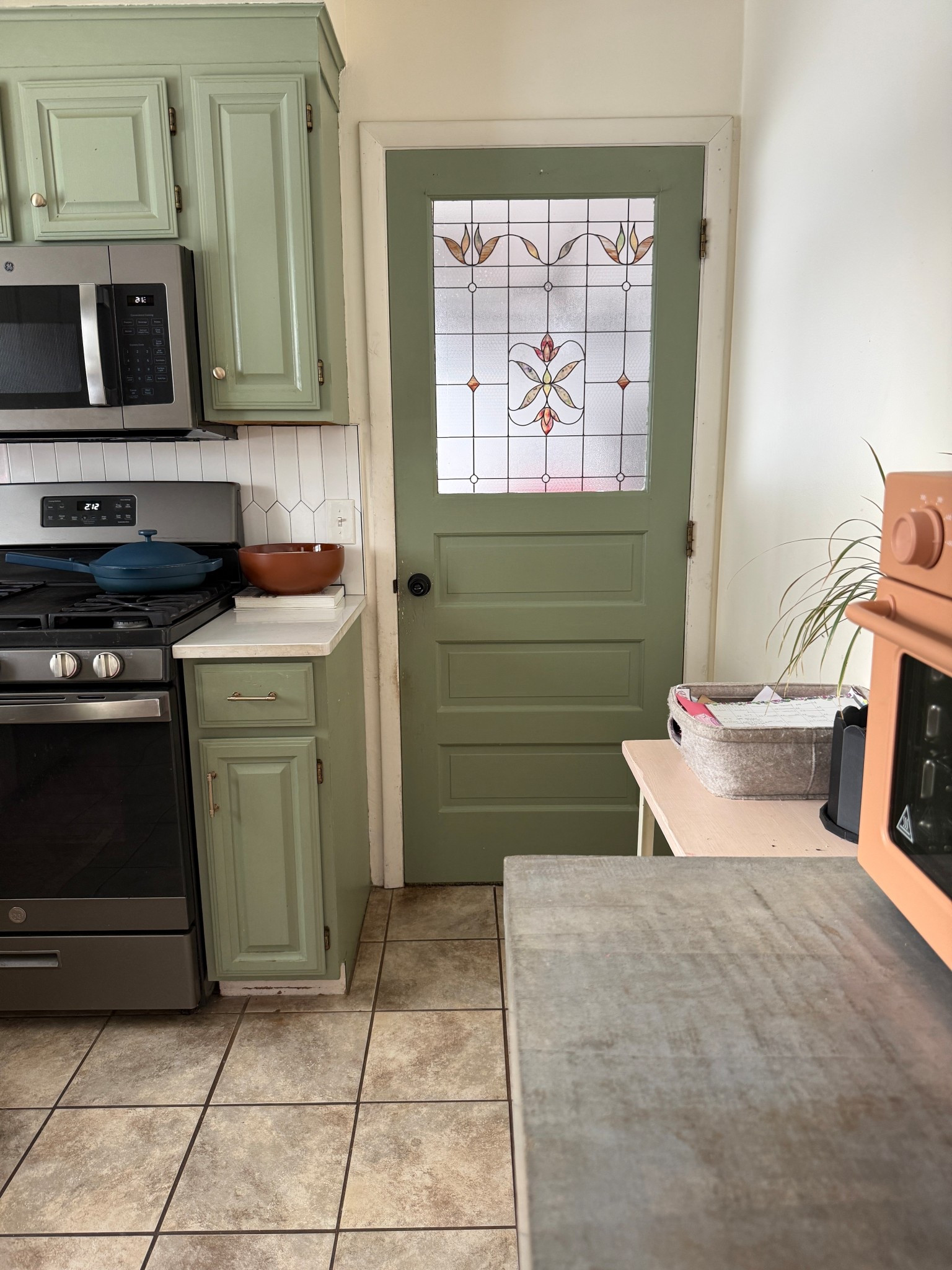 Loving our new window film for the kitchen door window!



#LTKHome