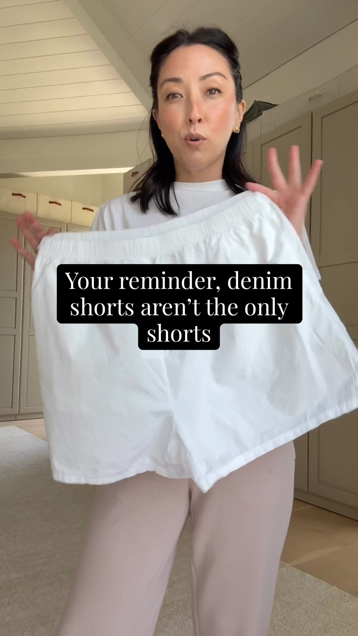 Your reminder there’s more shorts than denim shorts - there’s so many styles and fabrics out there!

Everlane box cut tee medium 
Donni boxers  medium. I like the oversized fit. Also washed and dried. 
Gap sweater petite small
Tony Bianco loafers 5
Quince bucket bag
Quince earrings
Polo Ralph Lauren hat
Dorsey James necklace 15"


#LTKmomlife #LTKgrwm #LTKPetite