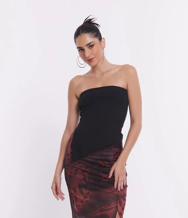 Blusa Tomara que Caia em Meia Malha com Barra de Ponta Preto | Renner (BR)