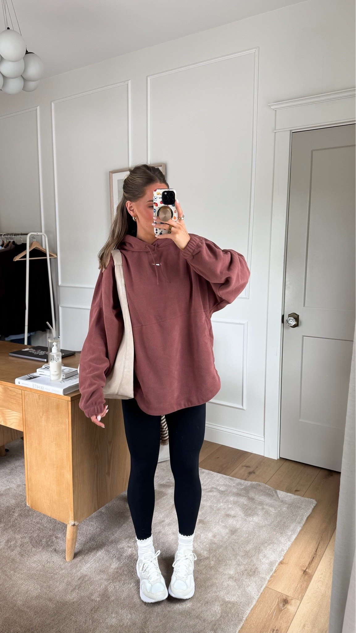 Obsessed with Nike in the best way possible!! 😌 

Limited stock in this sweatshirt but I will link similar options!! 

 

#LTKSeasonal #LTKActive #LTKFindsUnder100