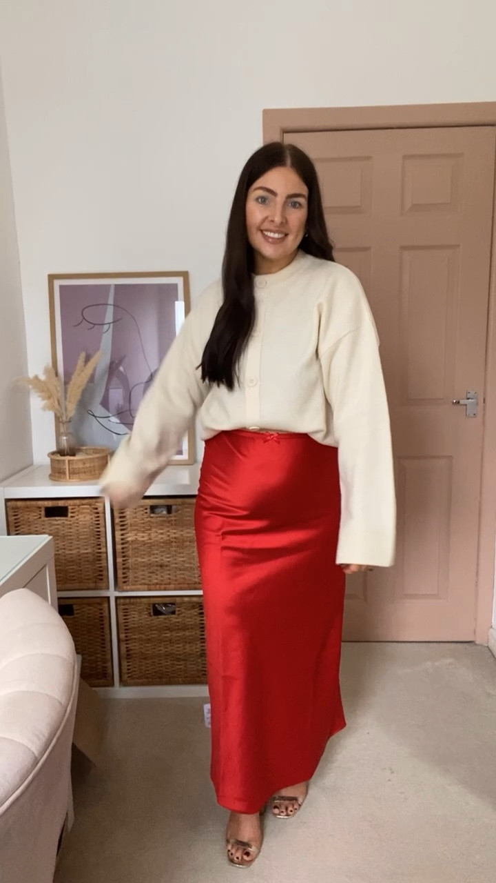 Day 1/12 of my 12 days of Christmas outfit inspo🎄🎅🏽
Wearing a size 12 in the skirt and size medium in the cardigan. Both true to size👌🏼 


#LTKwinter #LTKgiftguide #LTKpartywear