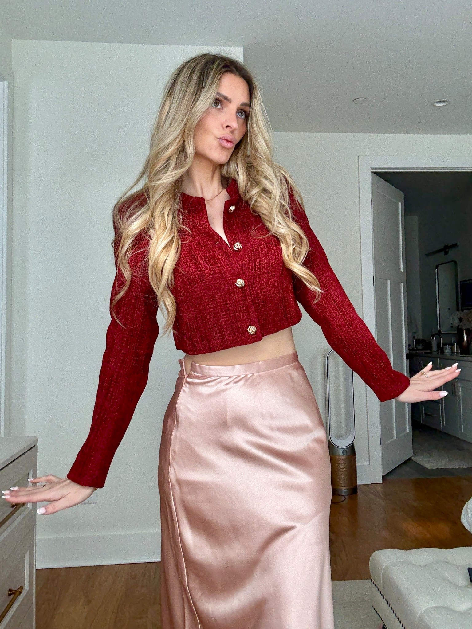Yes, I do like a nice red and pink combo 🩷

The tweed cropped jacket is an extra small 

The apricot pink silk skirt is small 



#LTKFindsUnder50 #LTKOver40 #LTKootd