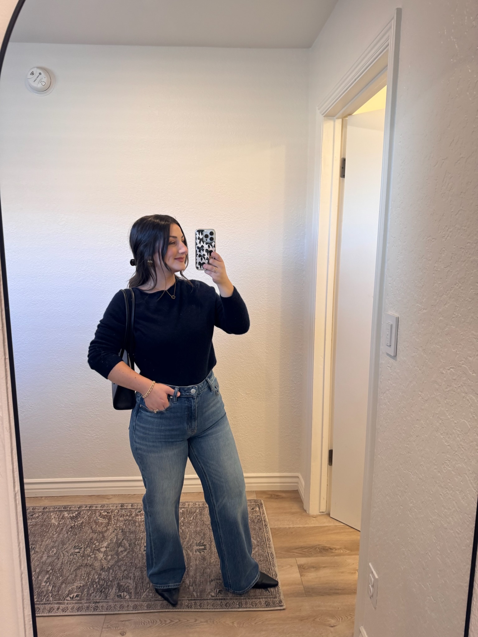 Winter staples that all work together: luxe washable silk, the softest Mongolian cashmere, classic relaxed denim, and the perfect Italian leather shoulder bag!

Sizing: Jeans 27, Skirt S, Sweater XS. (All TTS)



#LTKFindsUnder100 #LTKootd #LTKPetite