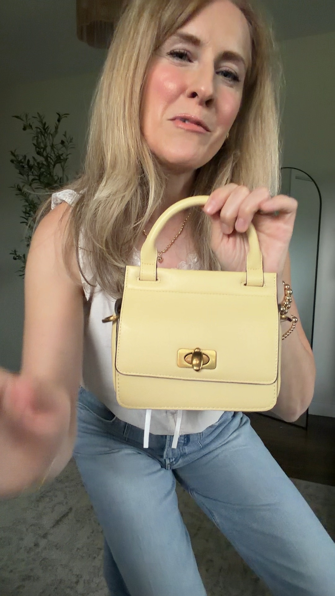 Walmart mini bag in butter yellow, so cute, love the structured style and shape! #walmartfinds