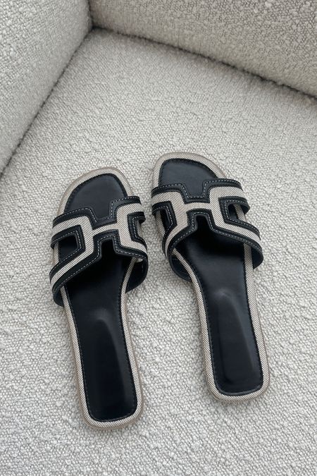 Hermes dupe sandals 

#LTKsale #LTKeurope #LTKshoes