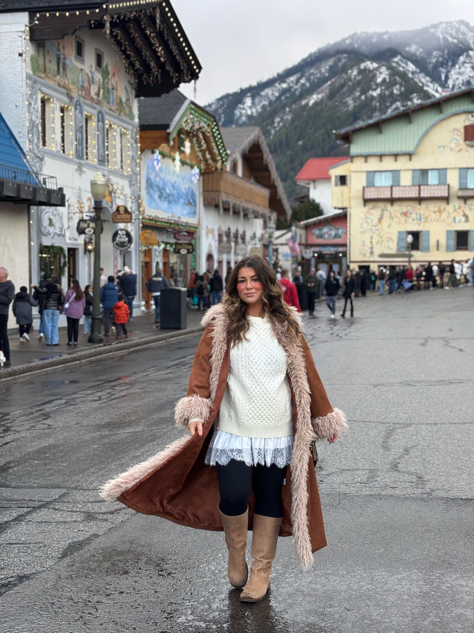 What I wore to the christmas town!

#LTKPlusSize #LTKHoliday #LTKMidsize