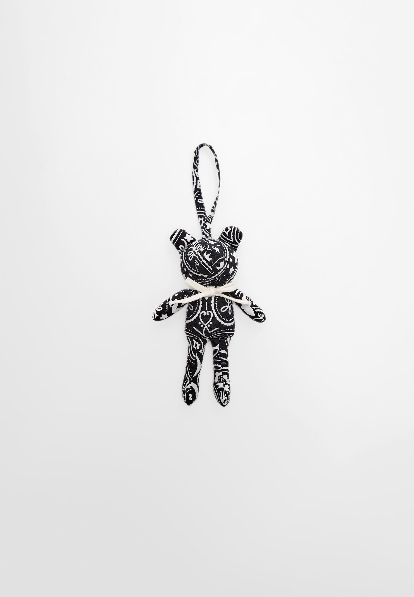 Bear charm with bow | Stradivarius (UK)