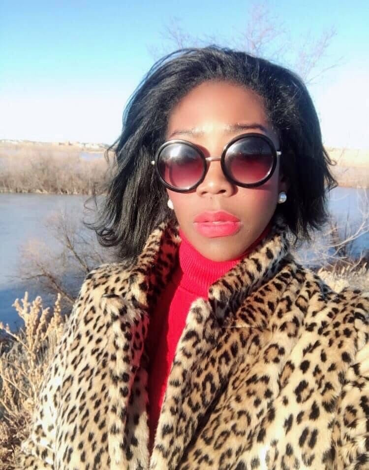 There are some chic and round retro sunglasses, red lipstick and leopard print! 

#LTKgrwm #LTKdayinmylife #LTKOver40