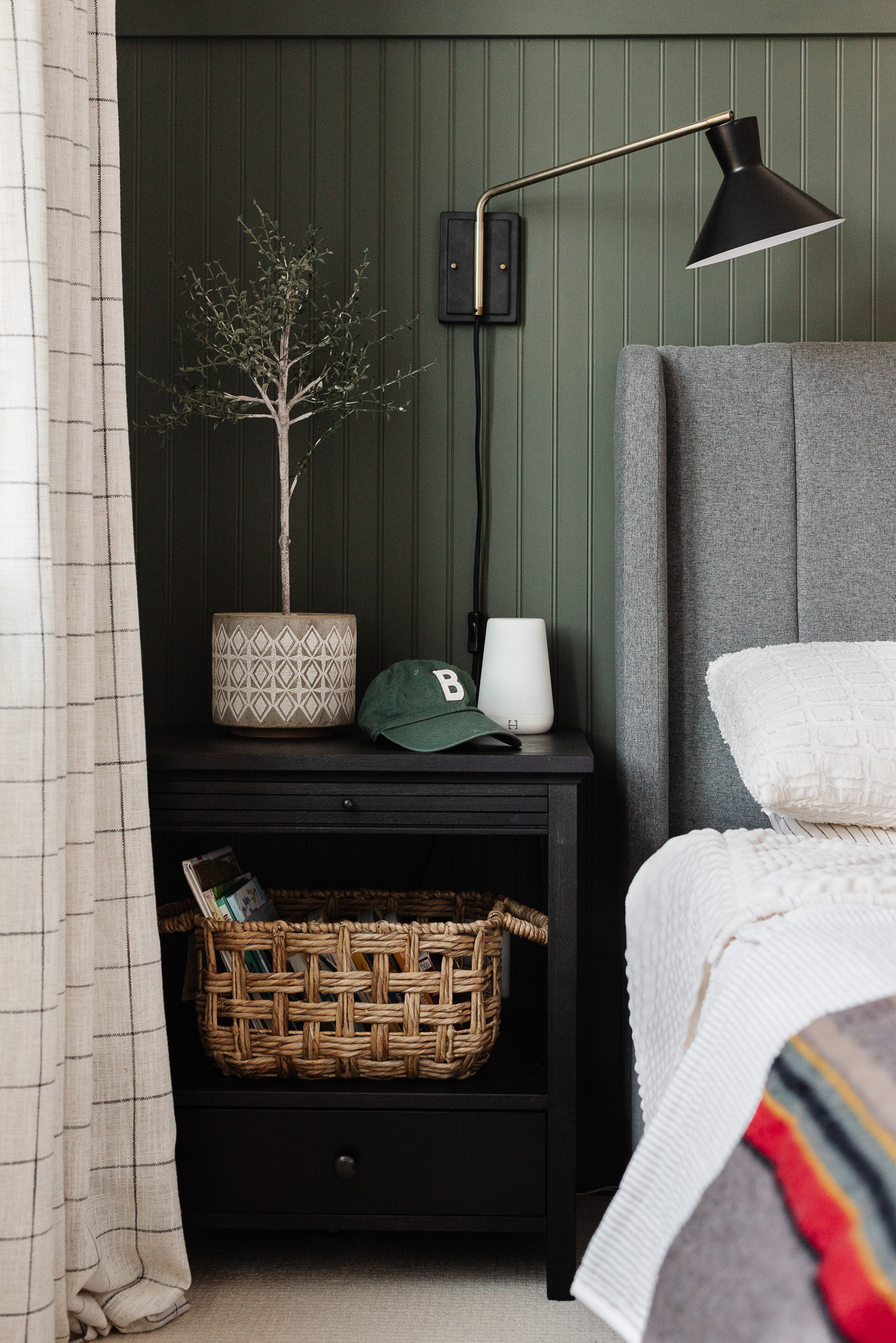 Ben’s room details 🖤


Boys bedroom, boys room, masculine boys room, classic boy room, bedroom ideas, kids room ideas, kids room decor, kids nightstand

#LTKKids #LTKHome
