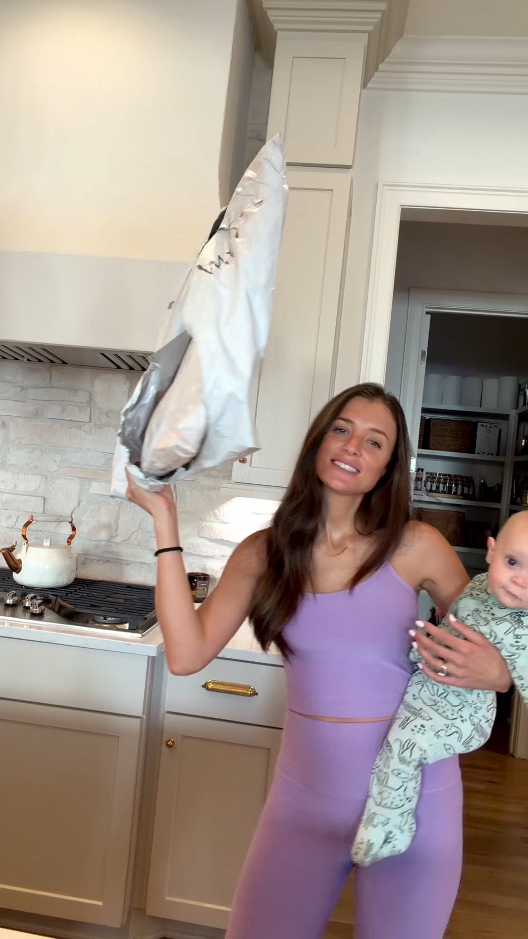 A pillow match that is 10/10

#LTKmomlife #LTKHome #LTKSaleAlert