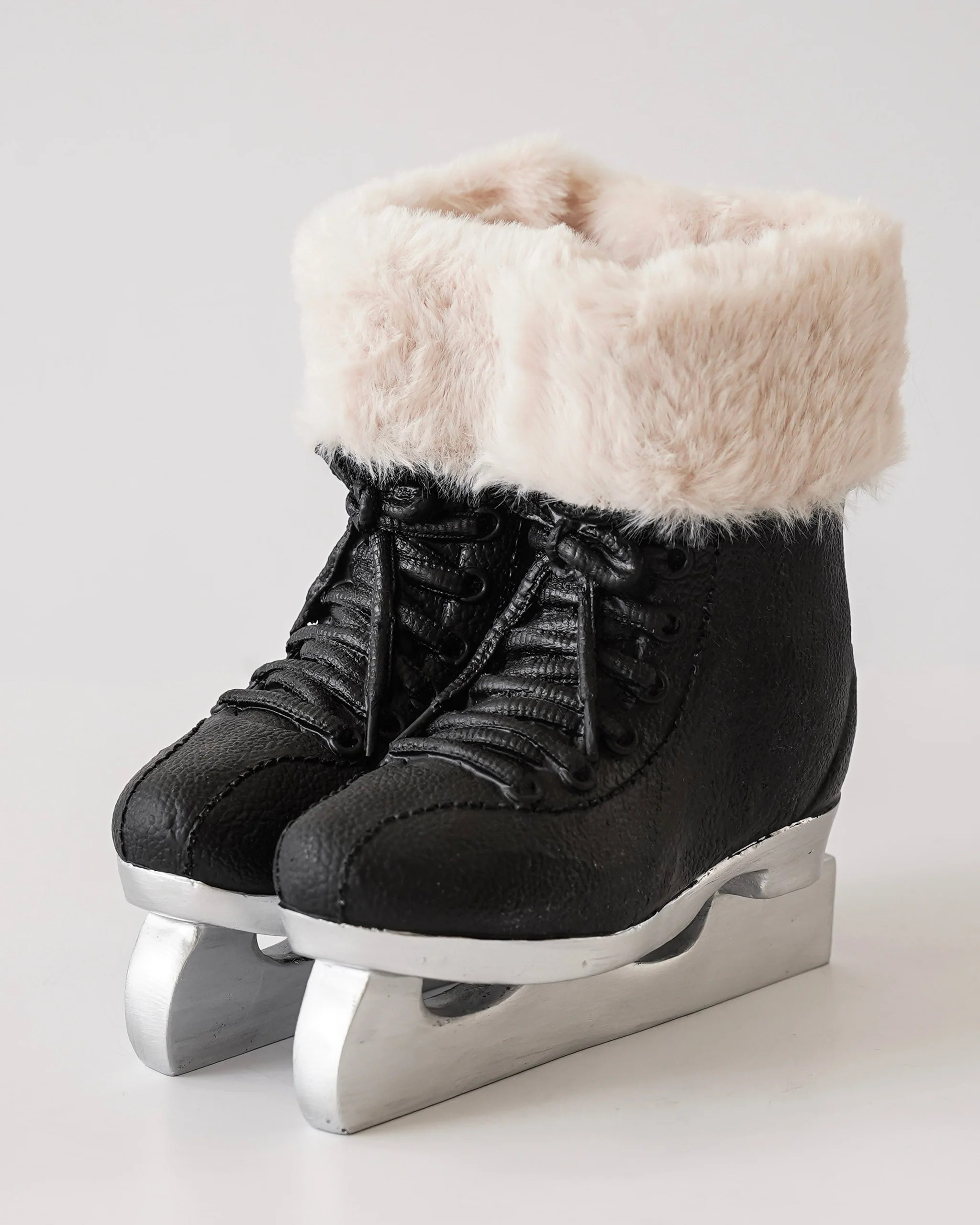 Black Ice Skates with Faux Fur | MJHome