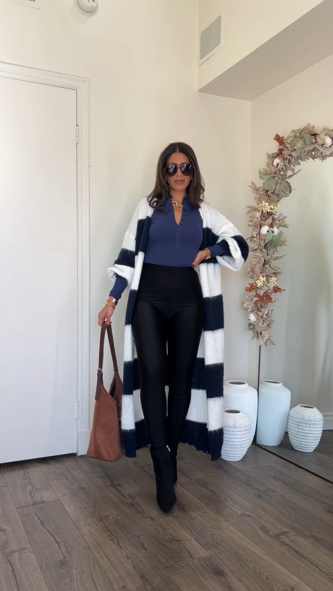 Leggings outfit for thanksgiving. Chic and comfy  

#LTKStyleTip #LTKFindsUnder50 #LTKootd