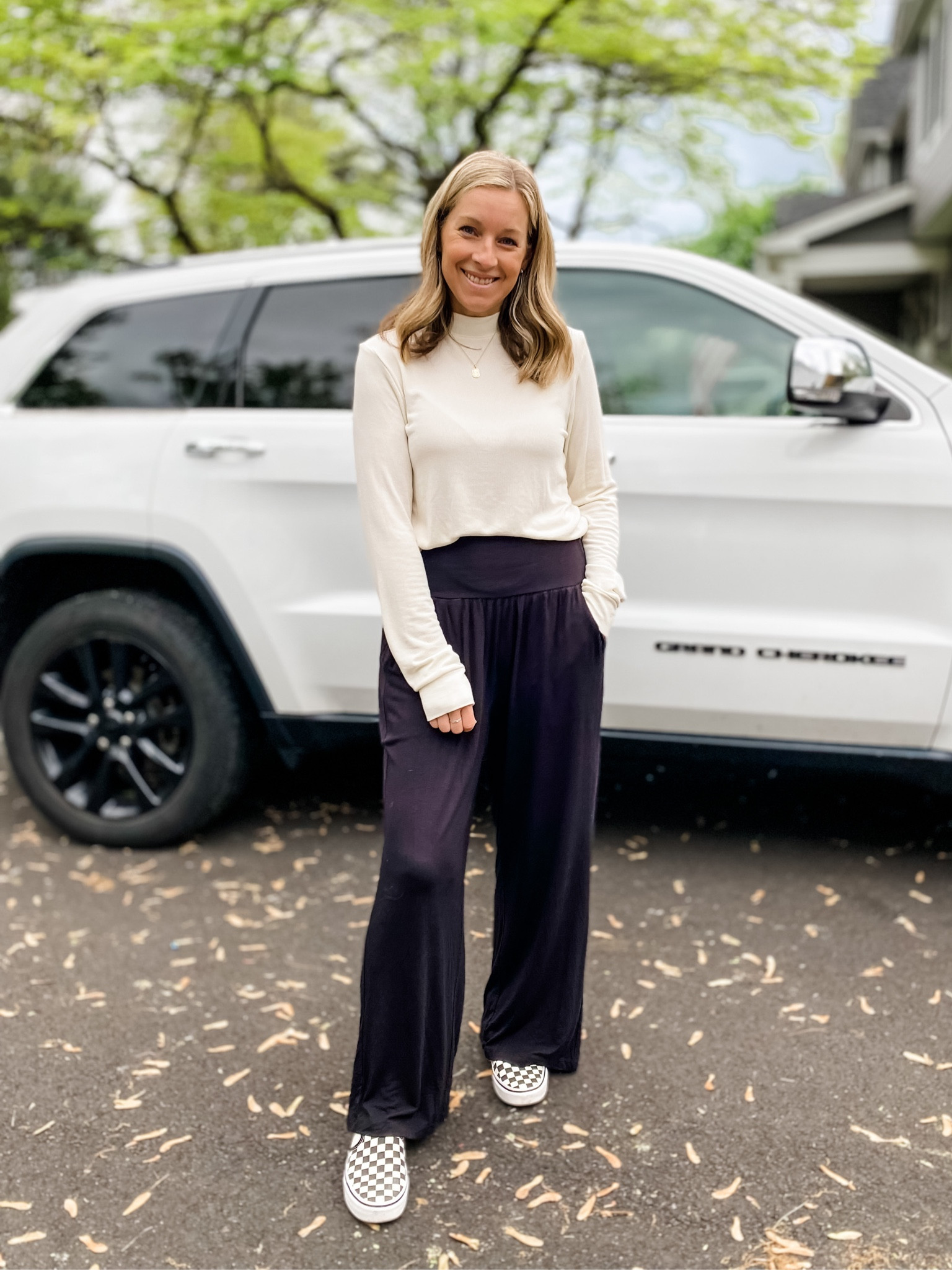 100% comfortable and boho chic vibe for work today. Everything feels like pajamas and airy! I’m in a medium top, which is pretty tts but I’m normally between S and M. I’m in a medium pants which is tts  

#LTKunder50 #LTKFind #LTKstyletip