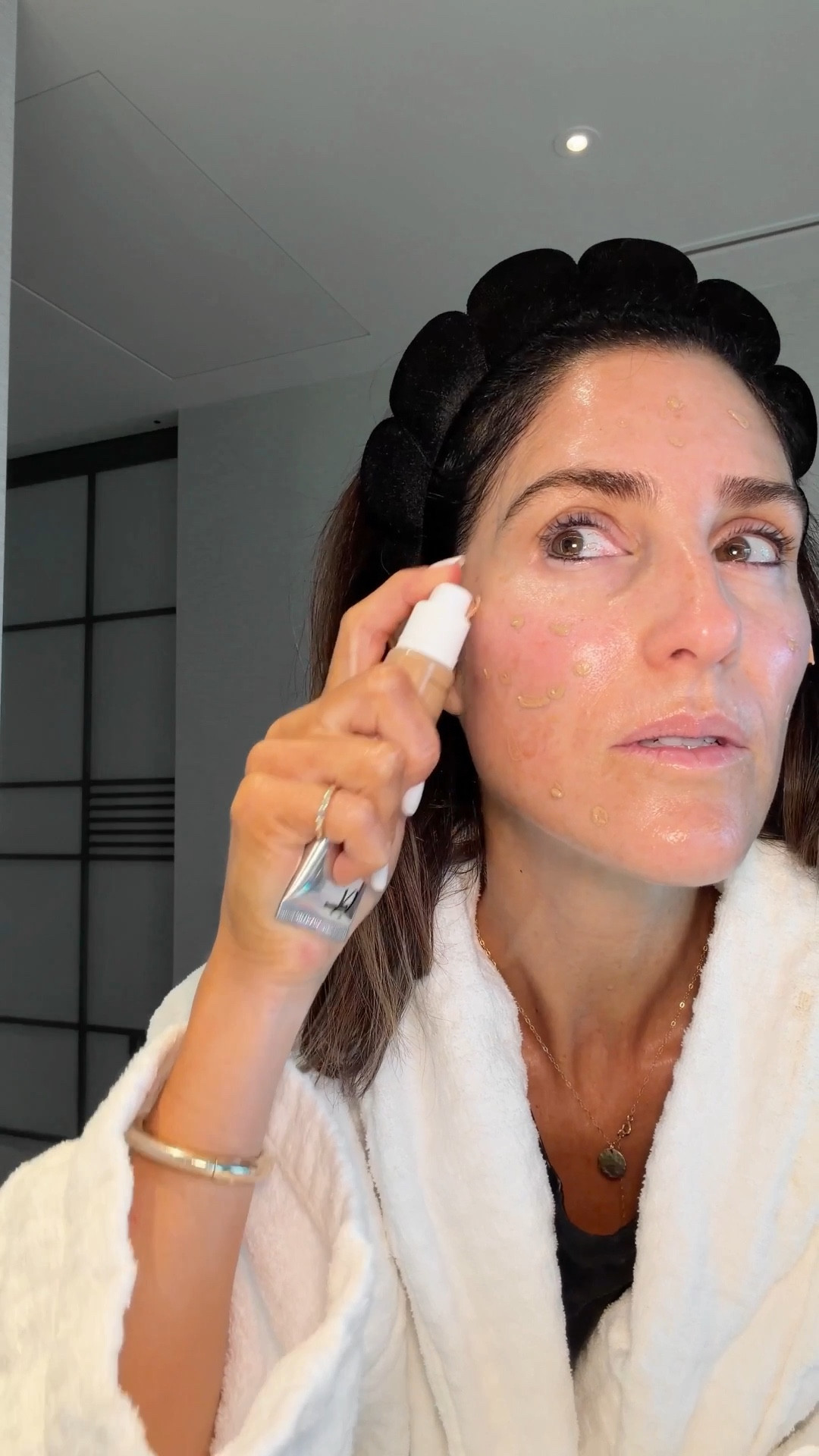 Good morning from Tokyo Japan! Wanted to get ready with you this morning and share a couple of my favorite products 
Wearing the shed neutral tan foundation @itcosmetics #stylinbyaylin #aylin #beauty 

#LTKSeasonal