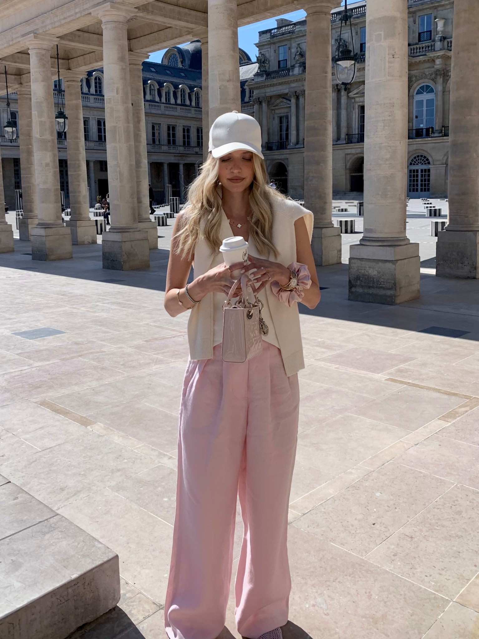 Pink morning strolls 🎀