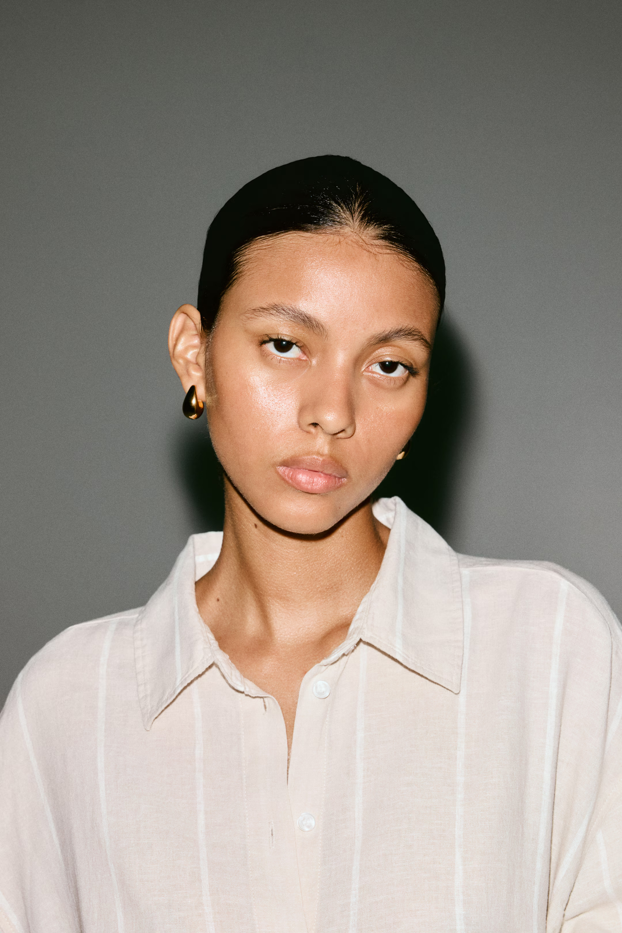 Oversized linen-blend shirt | H&M (UK, MY, IN, SG, PH, TW, HK)