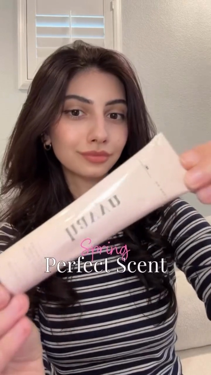 My little everyday luxury 🤍
The scent of this candle and this hand cream combo = obsessed. @havynco 💕
Shop through LTK.
https://liketk.it/5U8Kd

@havynco 
@anthropologiehome @anthropologie #newskincare #sensitiveskin #anthropologie

#LTKSaleAlert #LTKdayinmylife #LTKBeauty