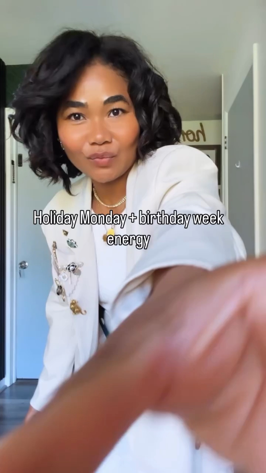✨

Shop my look on LTK — link in bio.
Follow for more soft mom‑life style + everyday aesthetic moments.
.
soft birthday outfit • holiday Monday outfit • aesthetic mom style • medium built outfit inspo • everyday wearable fashion • soft summer outfits • mom‑life aesthetic • birthday week vibes • neutral outfit ideas • gentle lifestyle content
 .
Tell me your birthday month… I love knowing who I’m celebrating with 🤍
.
#softsummerdays #aestheticmomlife #mediumbuiltstyle #birthdayweekvibes #everydaystyleinspo