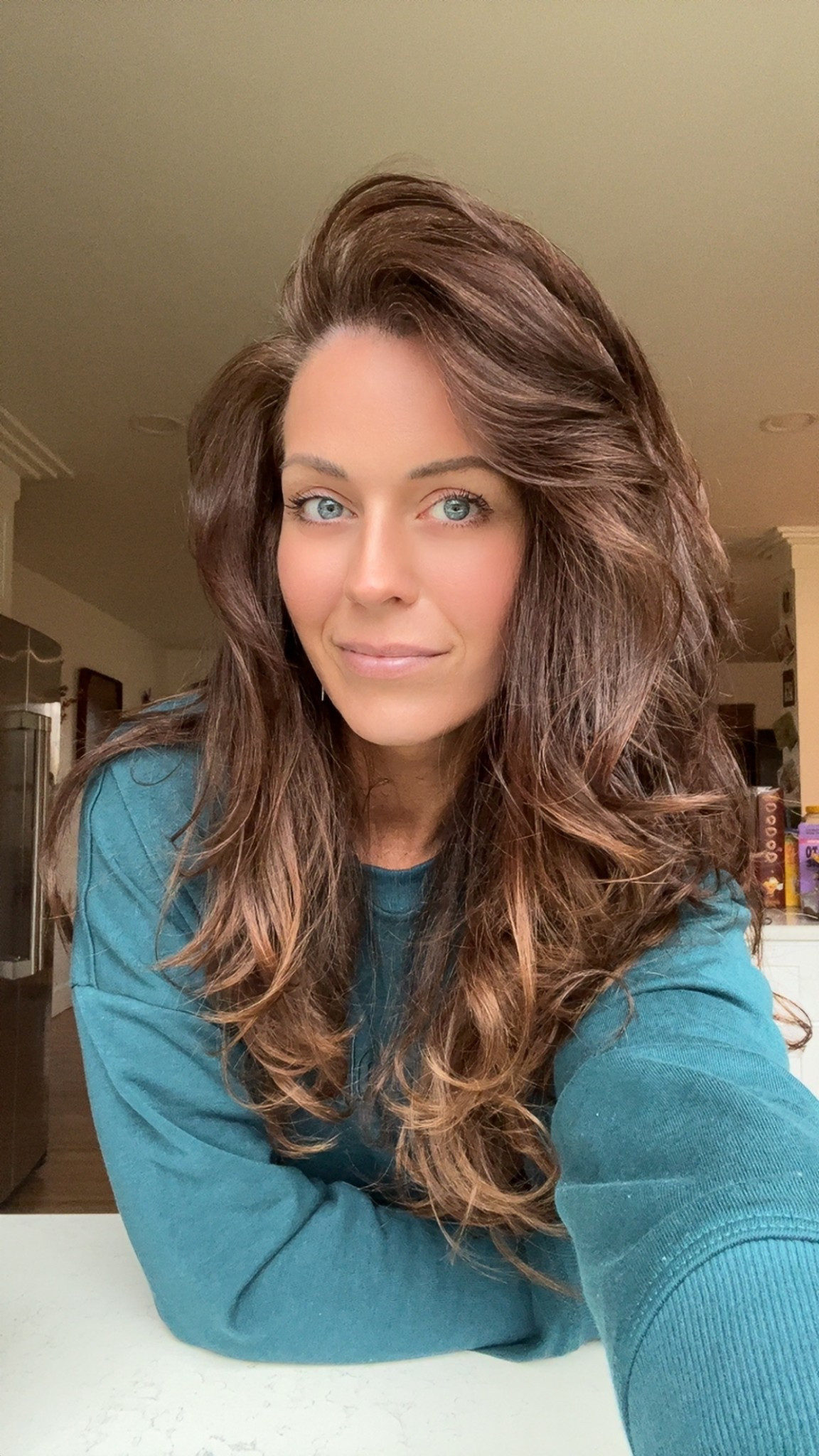 90s hair, don’t care. I’ll always do big volume with a side part 🤷🏻‍♀️ I get these big bouncy blowout curls with the Shark airwrap…it’s my fav tool of all time. 🙏 

#hairtools #sharkairwrap #sharkhair #90strends 

#LTKSaleAlert #LTKOver40 #LTKStyleTip