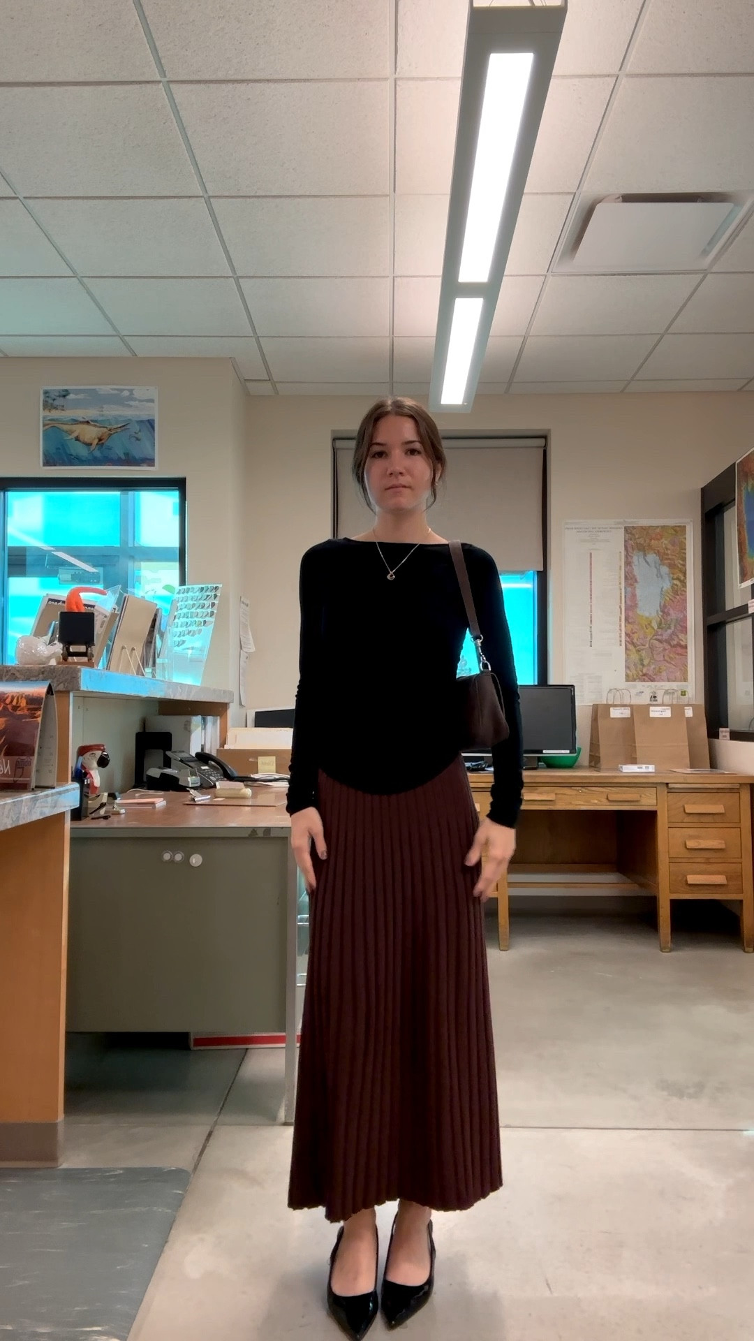 fall ootd 🤎🍂🧸☁️ sweater skirts >>>

#LTKWorkwear #LTKStyleTip #LTKBeauty