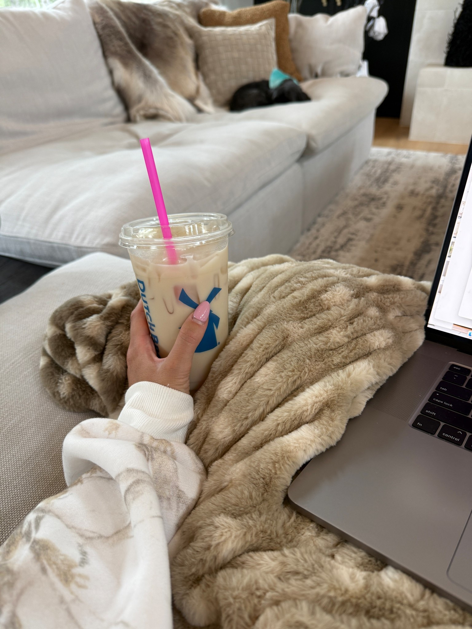 We had a cold morning and I went straight for my camo sweats set! If you haven’t experienced a Lola blanket yet, they are so soft. I have a few of them now and they make great gifts!

#LTKSeasonal #LTKHome #LTKStyleTip