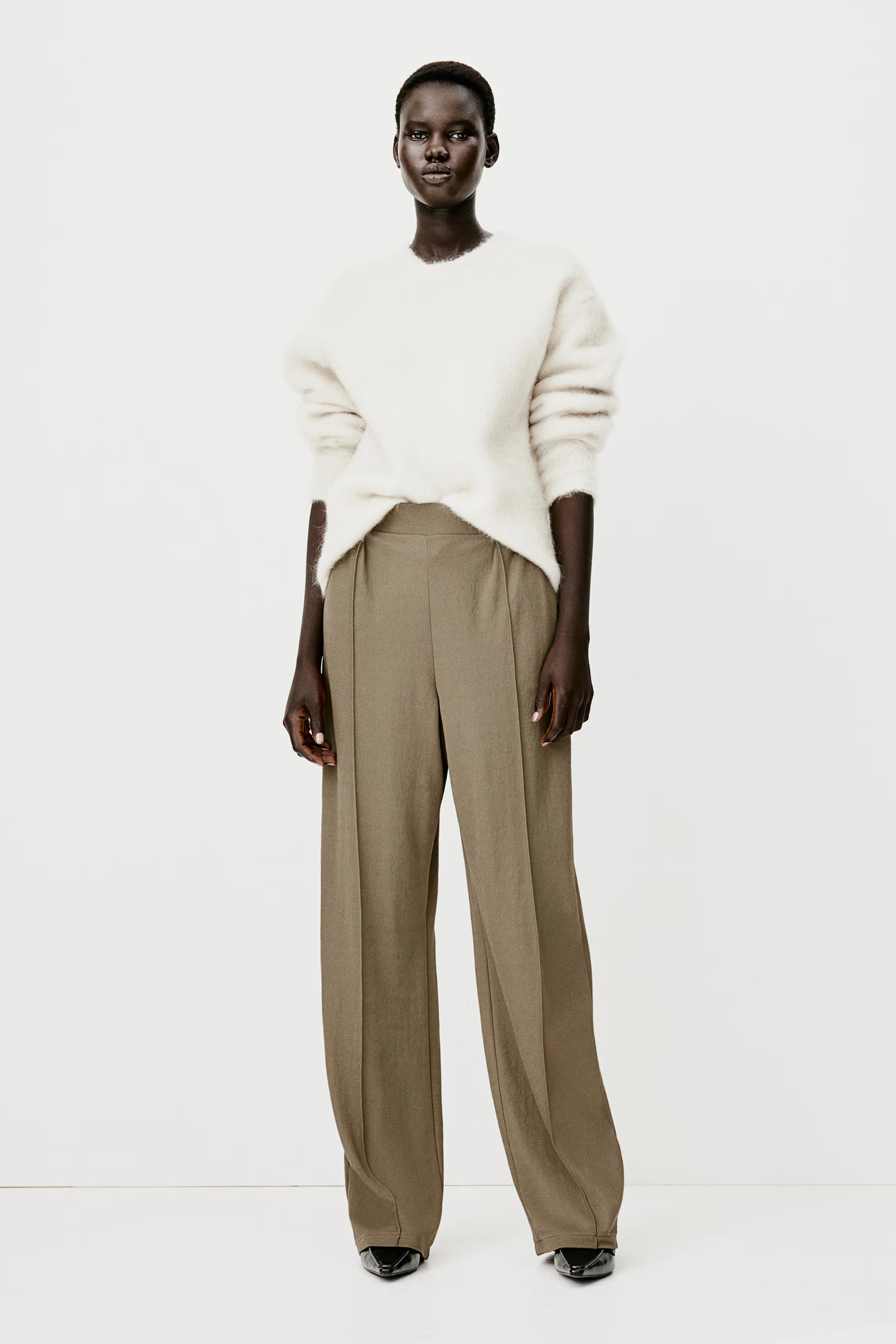 High-waisted tailored trousers - Black - Ladies | H&M GB | H&M (UK, MY, IN, SG, PH, TW, HK)
