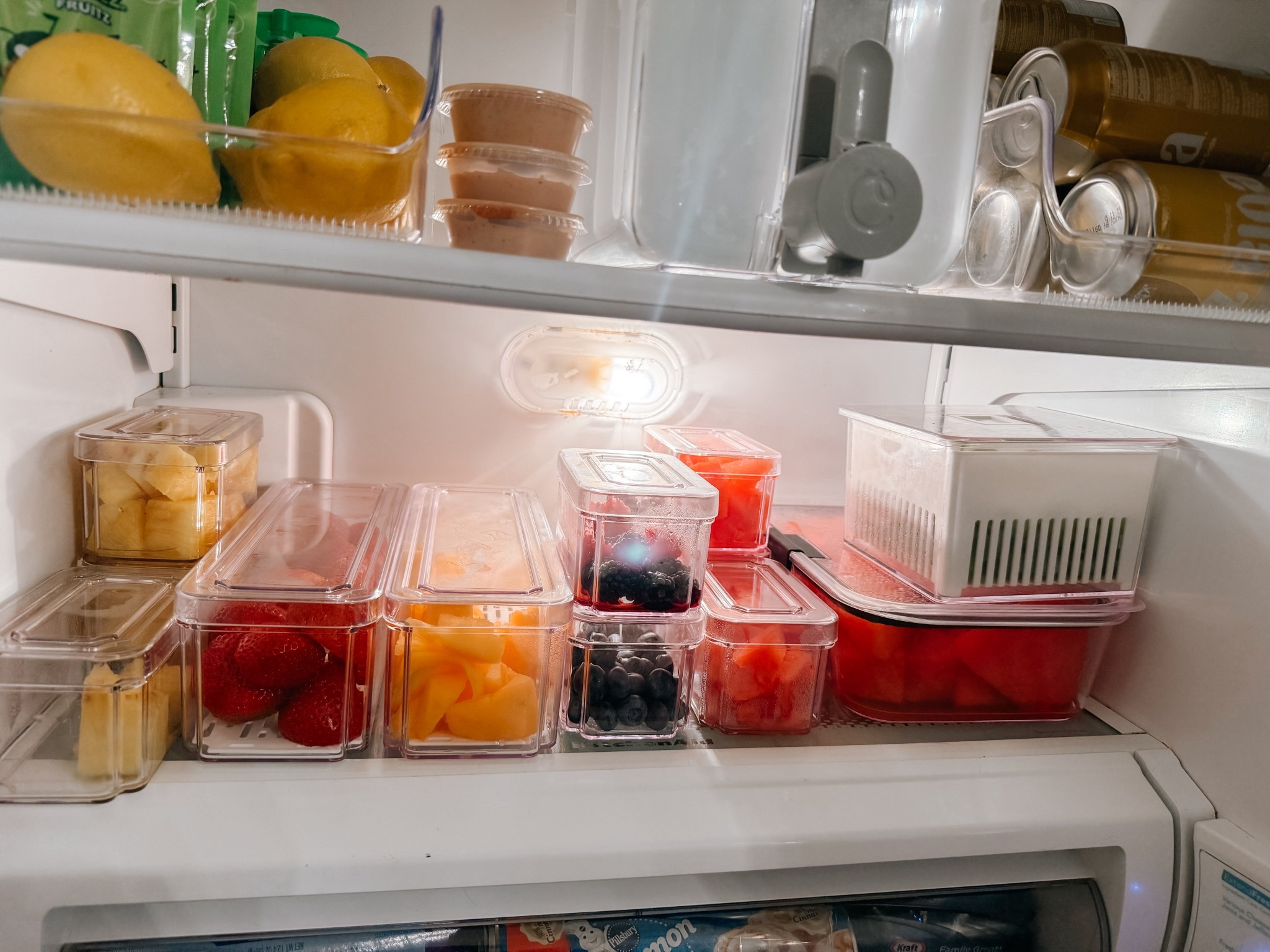 ✨ These game-changing containers have transformed my fridge! Now everything is organized, and my meats, veggies, and fruits stay fresher longer. Say goodbye to waste and hello to a beautifully organized kitchen! 🥦🍎🍗 #FridgeOrganization #FreshFood #KitchenGoals