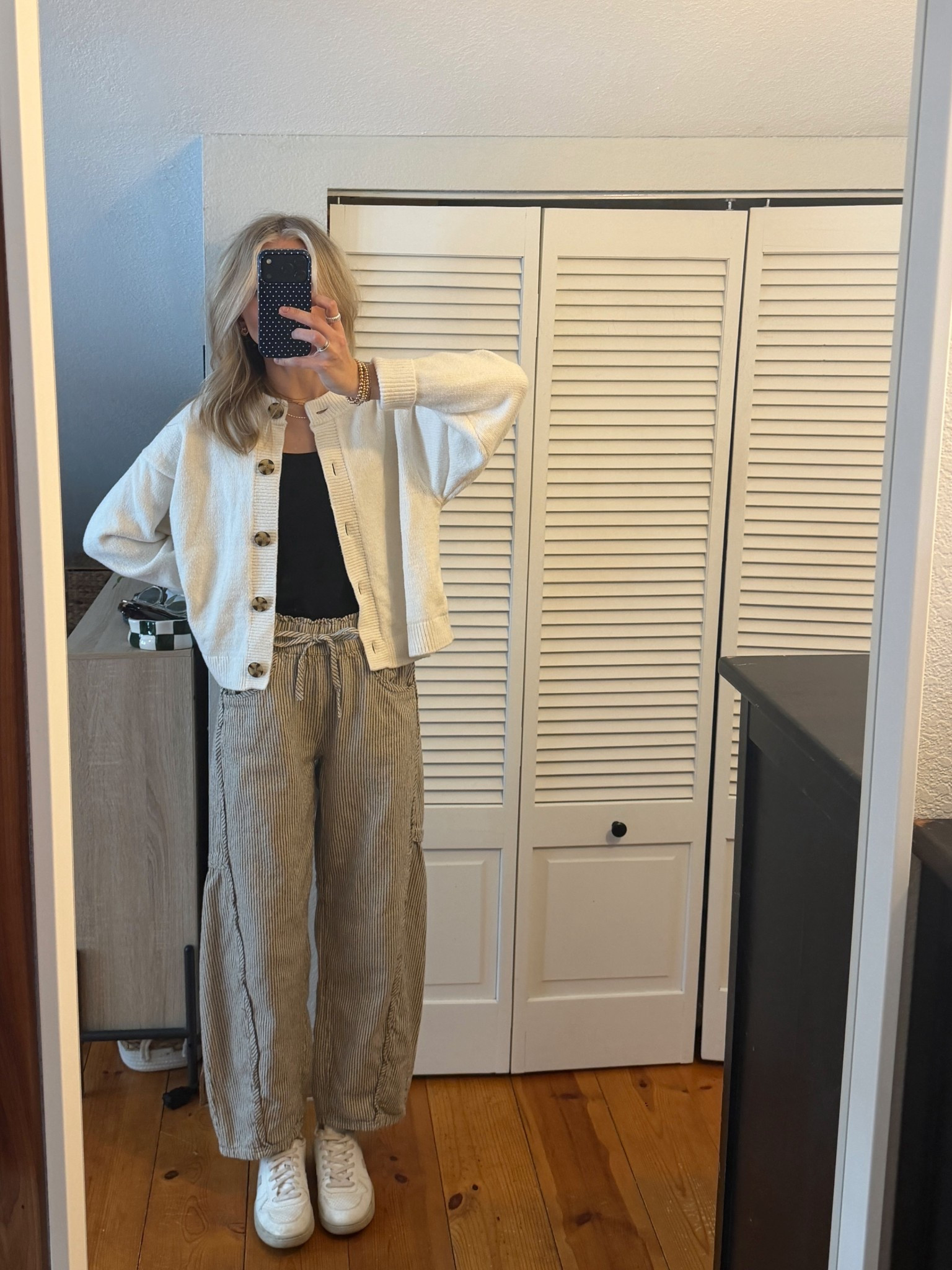 Small cardigan, XXS tank, and xs pants

#LTKootd #LTKFindsUnder100 #LTKWorkwear