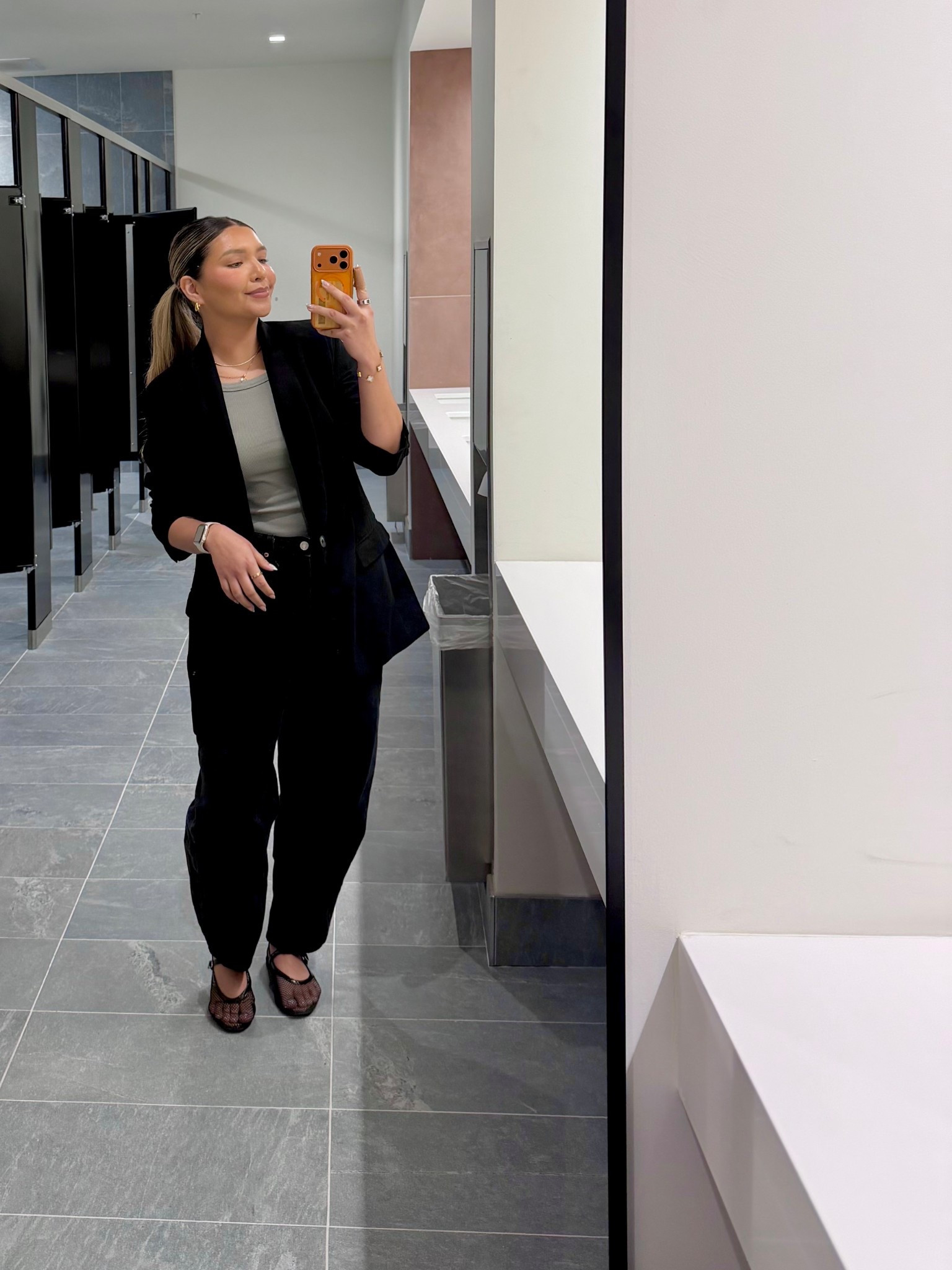 Always wearing my favorite H&M jeans 🤭

#LTKWorkwear #LTKdayinmylife #LTKootd
