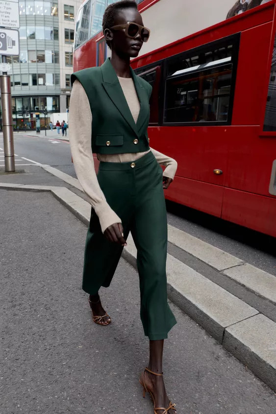 SHORT VEST WITH FLAPS | Zara US