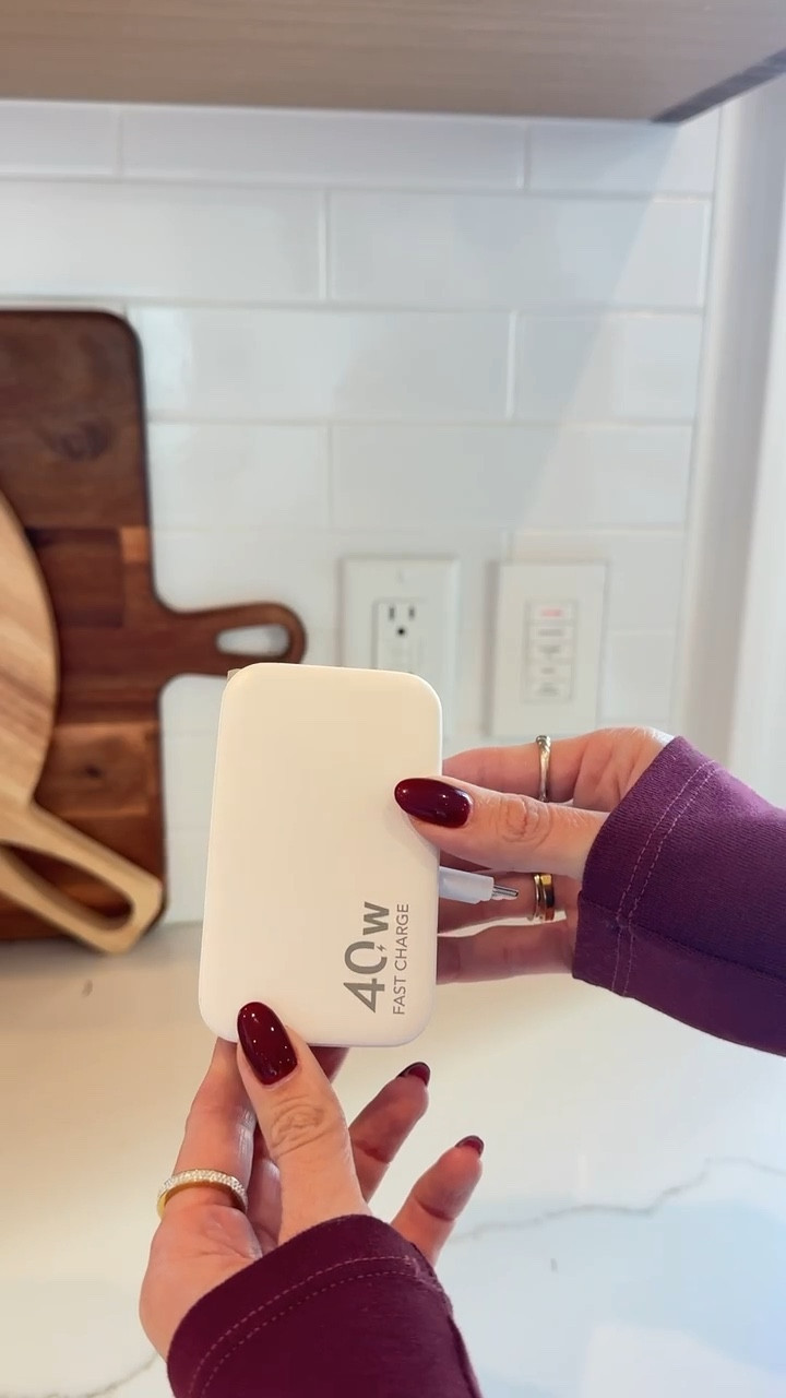 Gift idea under $30! Retractable phone charger - perfect for anyone on your list!

Amazon finds, Amazon gift, gift for him, grandparent gift, dad gift, husband gift, teen gift
@amazon

#LTKHoliday #LTKFindsUnder50 #LTKGiftGuide