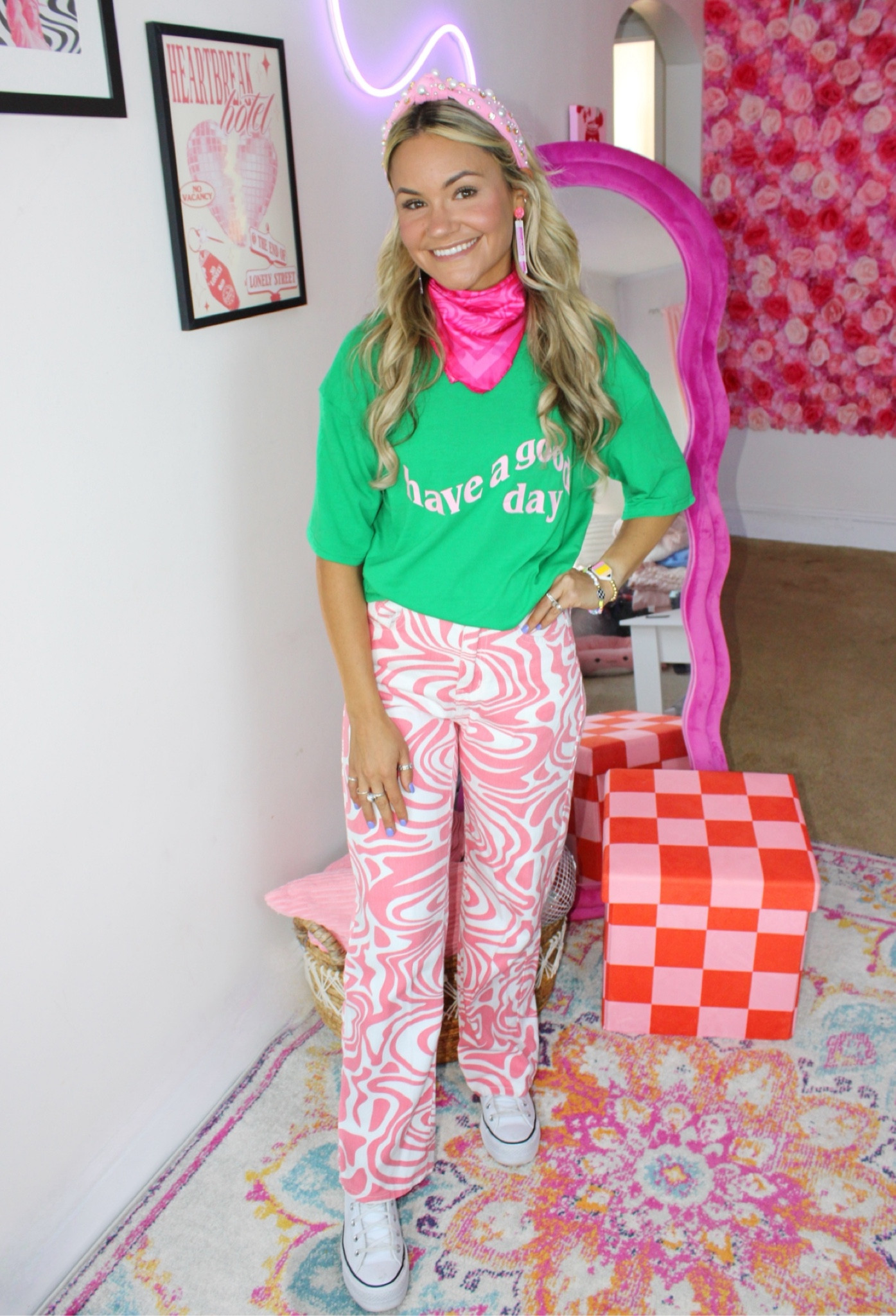 Teacher ootd

Shirt: size large
Jeans: size small
Shoes: size 8