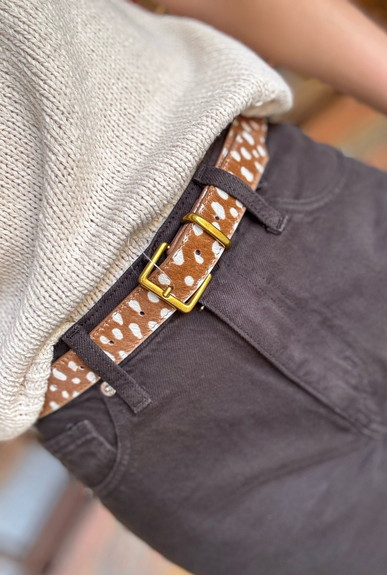 Found the best animal print belts! Comes in this fawn print & cheetah print for a great price! Skinny width with gold hardware!