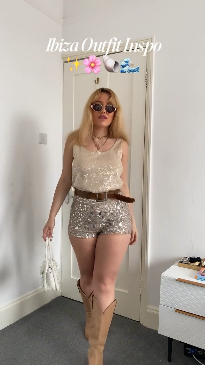 Ibiza and festivals means sequins and cowboy boots 👢🫶🏽✨

Outfit linked over on my LTK 💕

#ibizaoutfit #festivaloutfitideas #festivaloutfitinspo #sequinshorts #microshorts #sequintop #camitop #cowboyboots #outfitinspo #styleinspo #summerfashion #pinterestaesthetic #embellishedbags #beadedbag