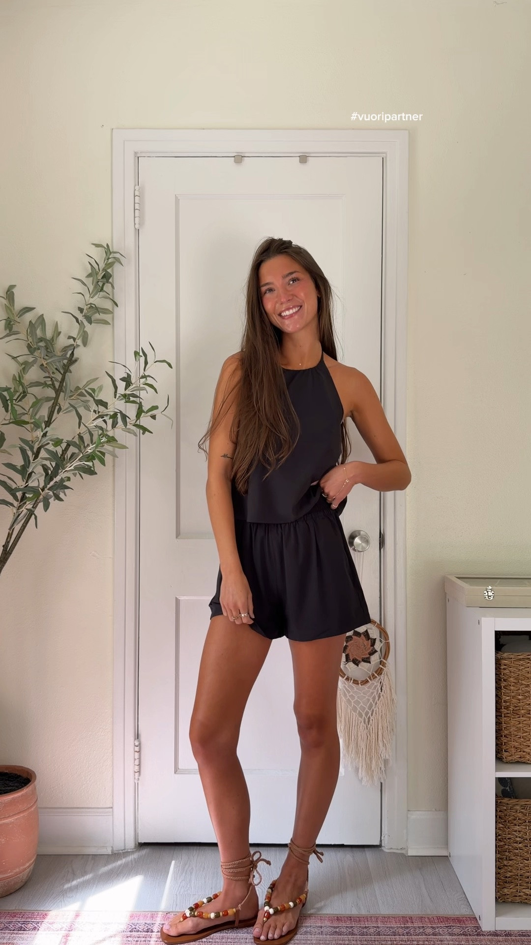 effortless summer travel outfits @Vuori US 
Discount code: MIMIJUN20NEW 
(new customers/first purchase, code is live from: 6/5-6/7) 

Sizing: Villa Shoreline Halter Top and Villa Short - size xs, Trestles Twill Button Up - size medium,  Trestles Twill Tie Short - size small, Pose Plyo Tank - size xs #vuoripartner