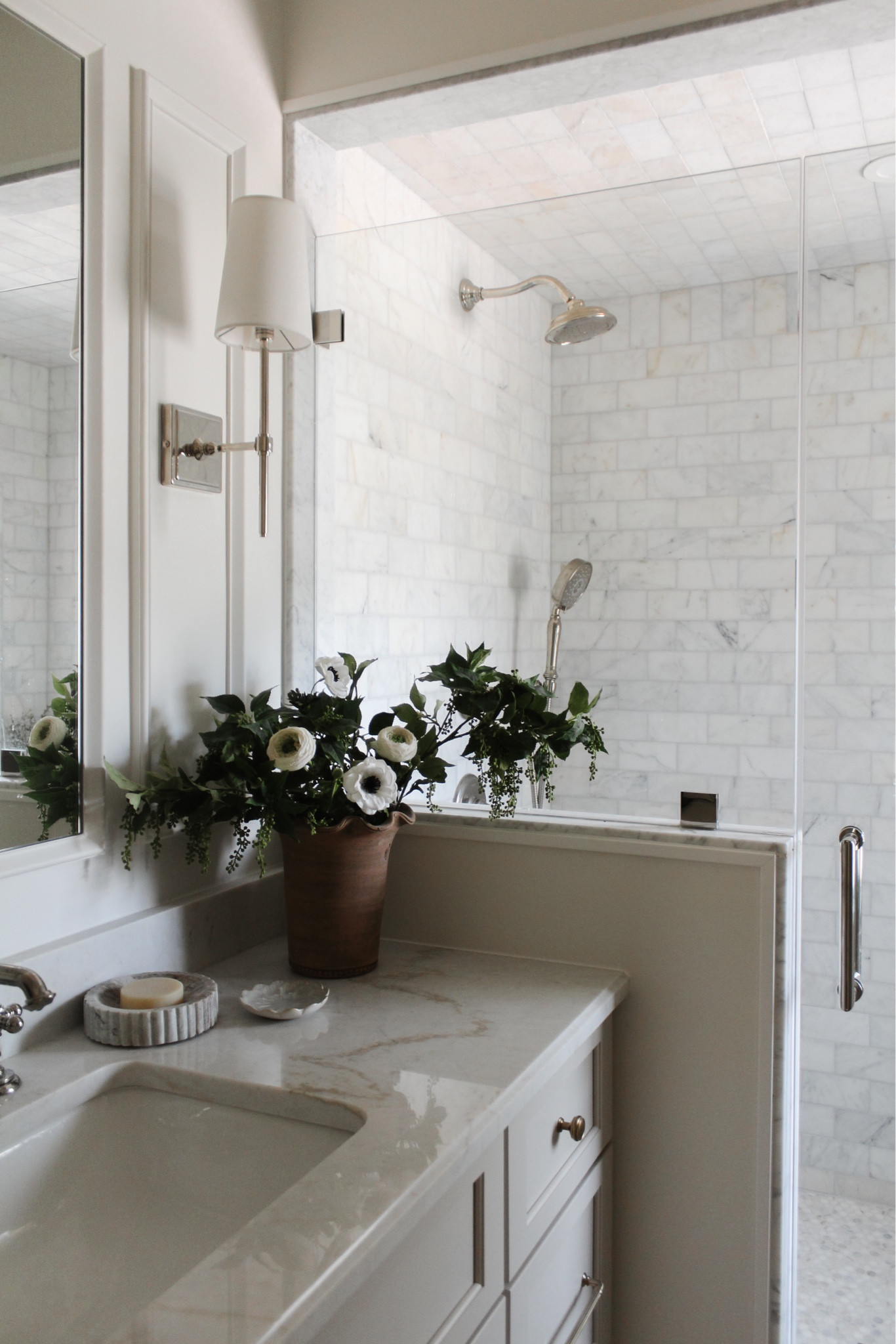 When you see it 👋🏼 Head into the weekend with the latest affordable finds and weekend sales. I went a little vase crazy, so if you’re on the hunt - I got you covered! Shop via the link in bio ✨
•
•
•

primary bathroom, bathroom decor, neutral bathroom, faux florals, terracotta vase, spring decor, marble bathroom, wall sconce, ring dish, polished nickel, brass hardware, affordable hardware, master bath, marble shower, calm bathroom, bathroom towels, bathroom art, amazon find, Etsy art, target home, home decor

#LTKsalealert #LTKhome #LTKunder50