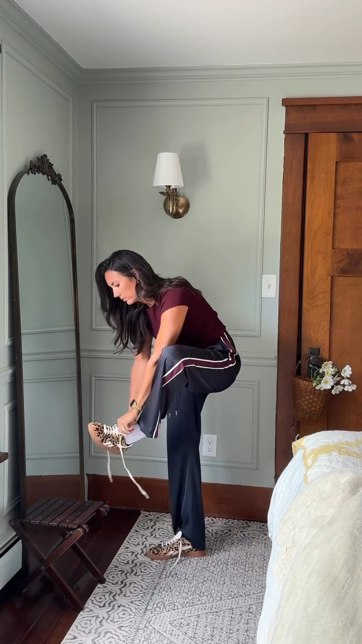 Wardrobe math ➗✨ 4 simple H&M pieces somehow turned into 10+ outfits… and I’m not mad about it. Proof that you don’t need a closet full of clothes to feel pulled together — just a few good mix + match staples that can carry you right into fall 🍂

Which look is your favorite? Would you wear them more dressed up or casual?

Comment SHOP below to get all these looks!

Follow @kindredhomestead for more Home Design | Antique Finds \ Real Life \ LTK \ Amazon & more…

#kindredhomestead #khathome #khinteriors #kindredinteriors #khinteriordesign

-

fall transition outfits | chic fall looks | everyday fall style | casual fall outfits | cozy chic outfits | classic fall style | transitional wardrobe | timeless everyday outfits | fall layering basics | fall fashion capsule | neutral fall fashion | mix and match outfits | everyday chic | polished casual | sporty chic | athleisure fall outfit | affordable fall fashion | classic meets modern | effortless outfits

https://liketk.it/5mhru