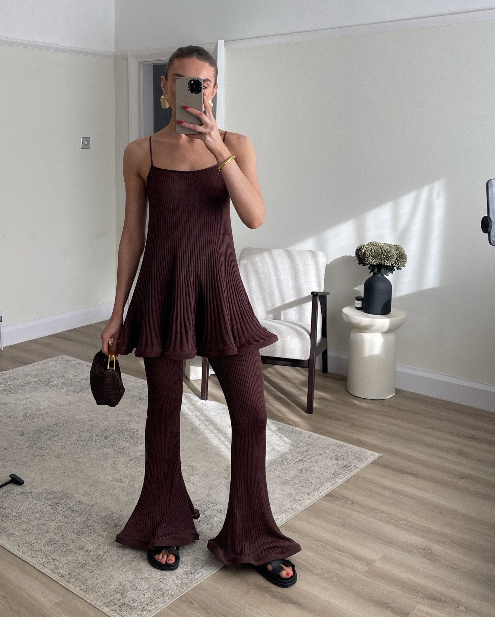 H&M new in 
Wearing a small in the top and an XS in the matching trousers
I’m 5ft 6 
Zara bag 
