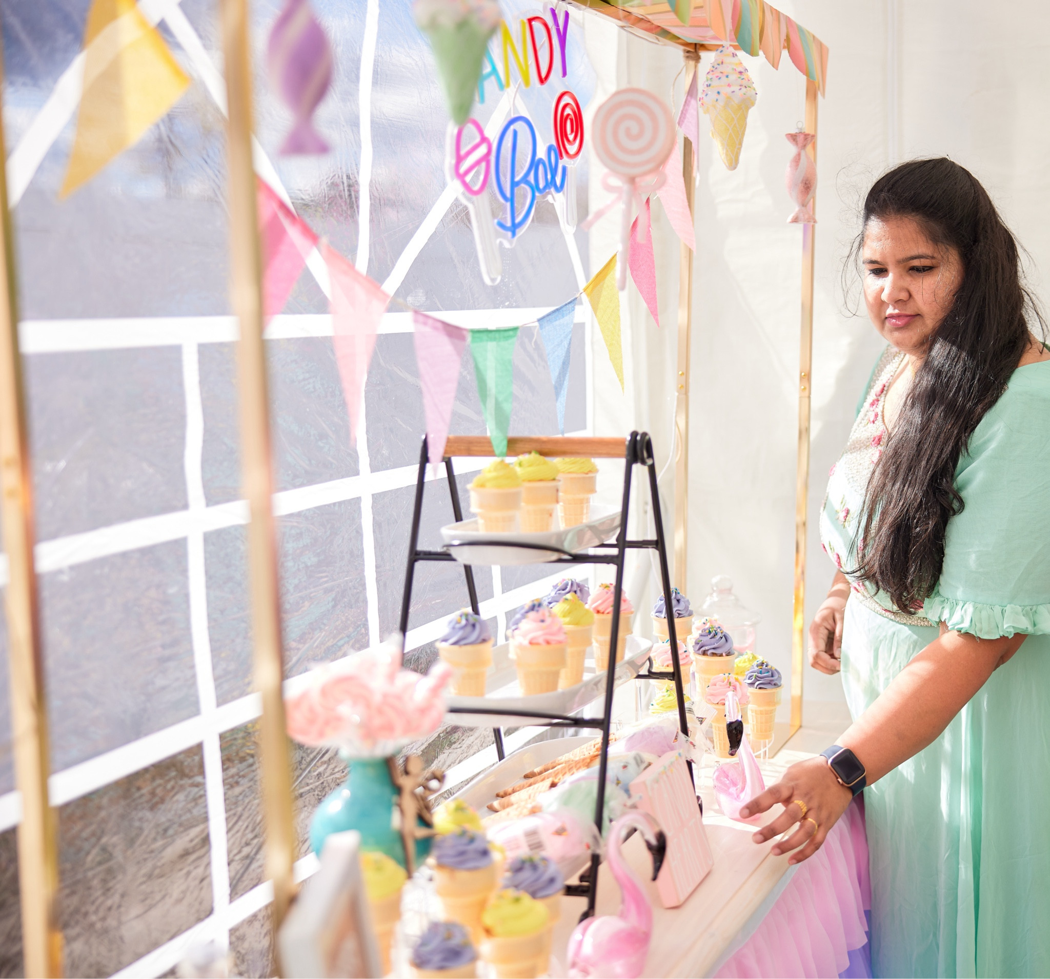 Candy bar at ice cream candy cart theme birthday party ! 