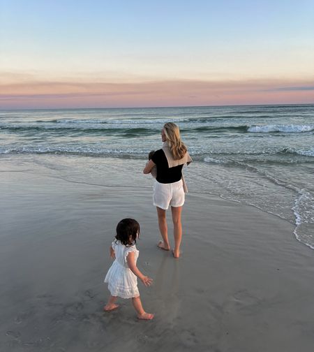 Wearing @gap for our beach walk! I love their timeless basics for both myself and my babies!  #ad #howyouweargap
