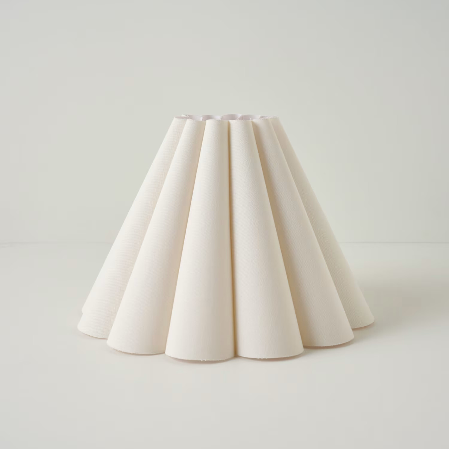 Linen Scallop Shade | Magnolia