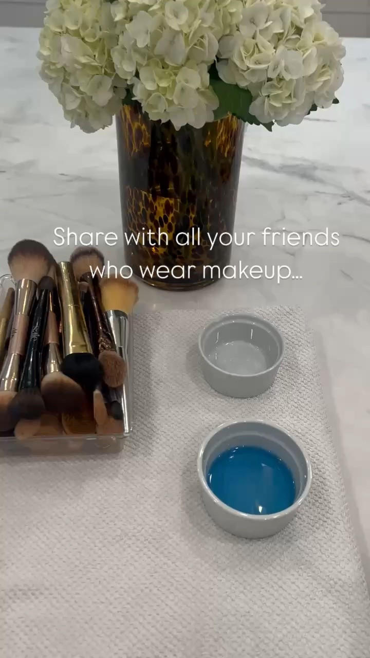 A makeup cleaner that actually works? Sign me up! Plus it has the best deal for Amazon Prime!