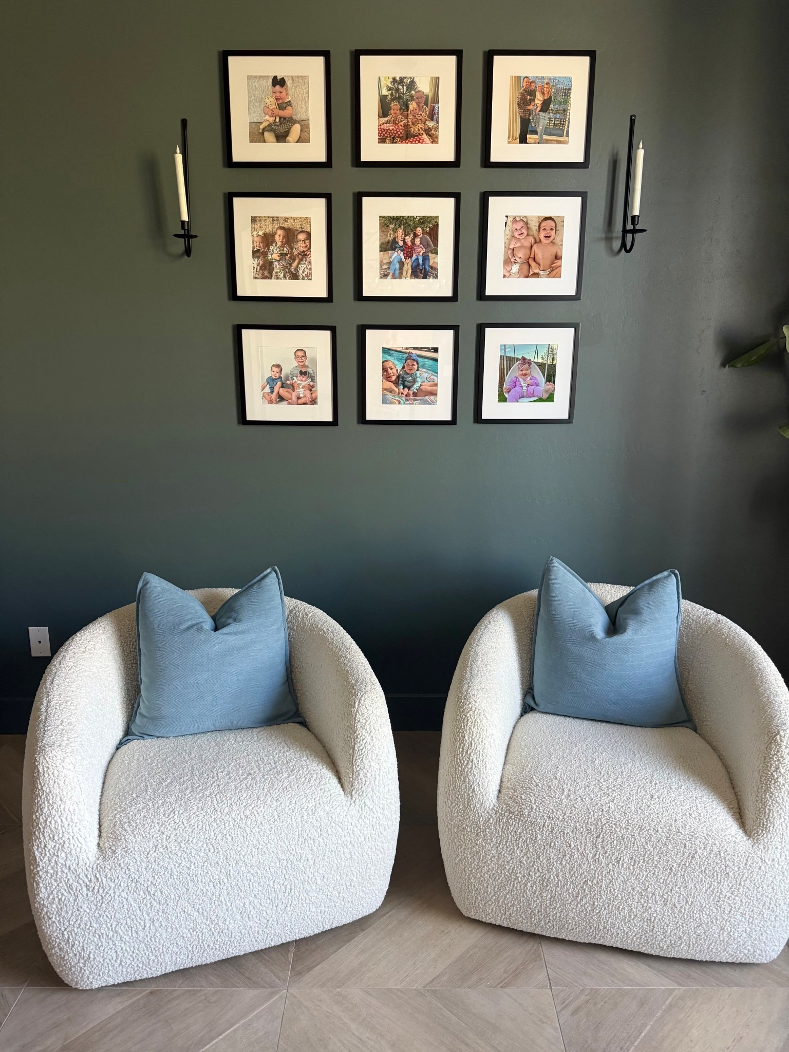 Cozy sitting room chairs 

Living room chair | boucle chair 


#LTKHome