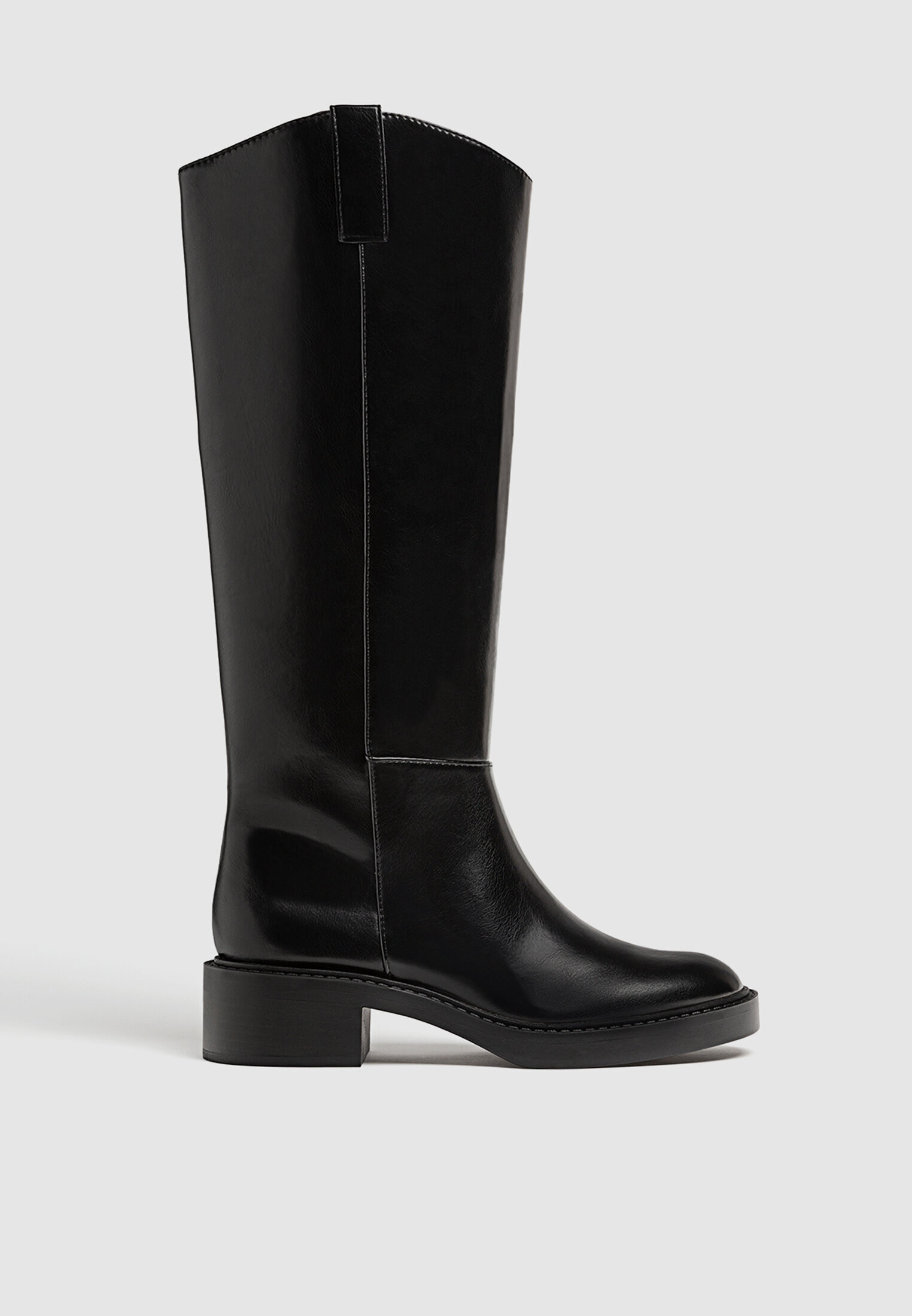 Flat equestrian-style boots - Women's fashion | Stradivarius United Kingdom | Stradivarius (UK)