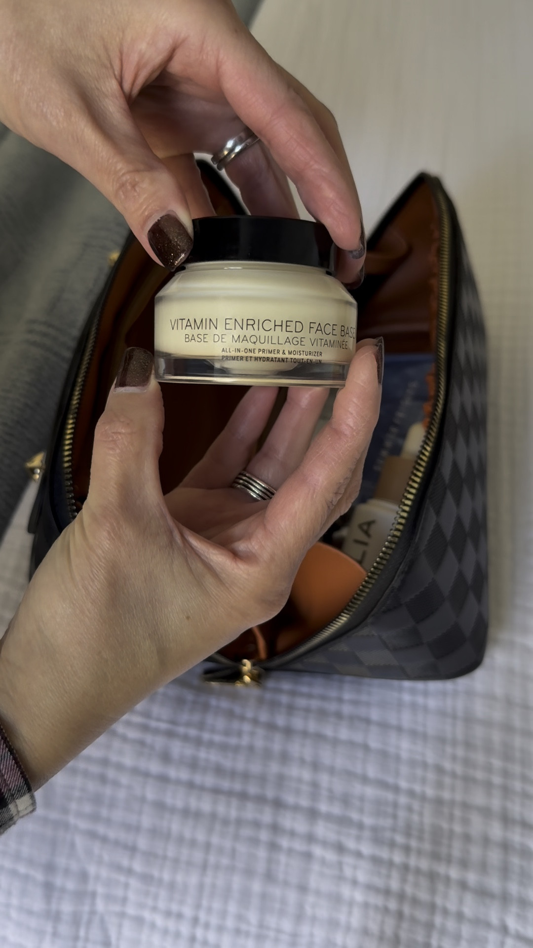 Fill my new makeup bag with me
I’m keeping all my daily beauty products in this bag, but of course also good for travel 
This bag has a lot of room and different compartments so it’s very well organized. Also, when you open it, it opens flat so you can see everything at once.
Bobbi Brown 
Ilia 
Hourglass
Laneige 
Merit
Summer Fridays 



#LTKOver40 #LTKWatchNow #LTKBeauty