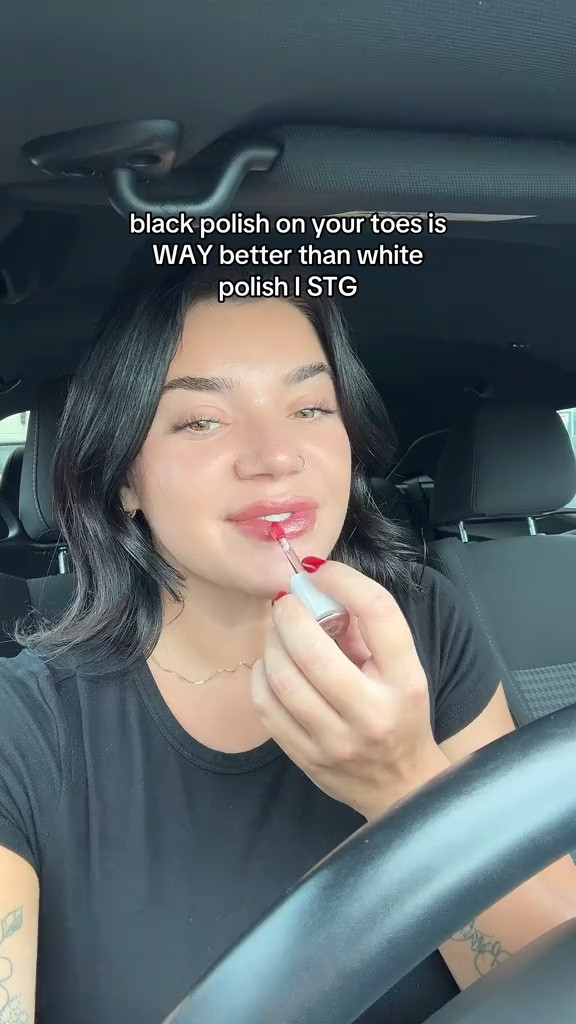 Lip gloss used 👄 

#LTKHoliday #LTKFindsUnder50 #LTKBeauty